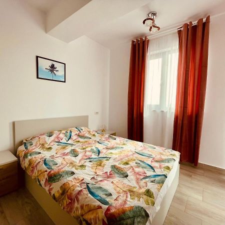 Soho Apartment - City View With Rooftop Garden Bucarest Esterno foto