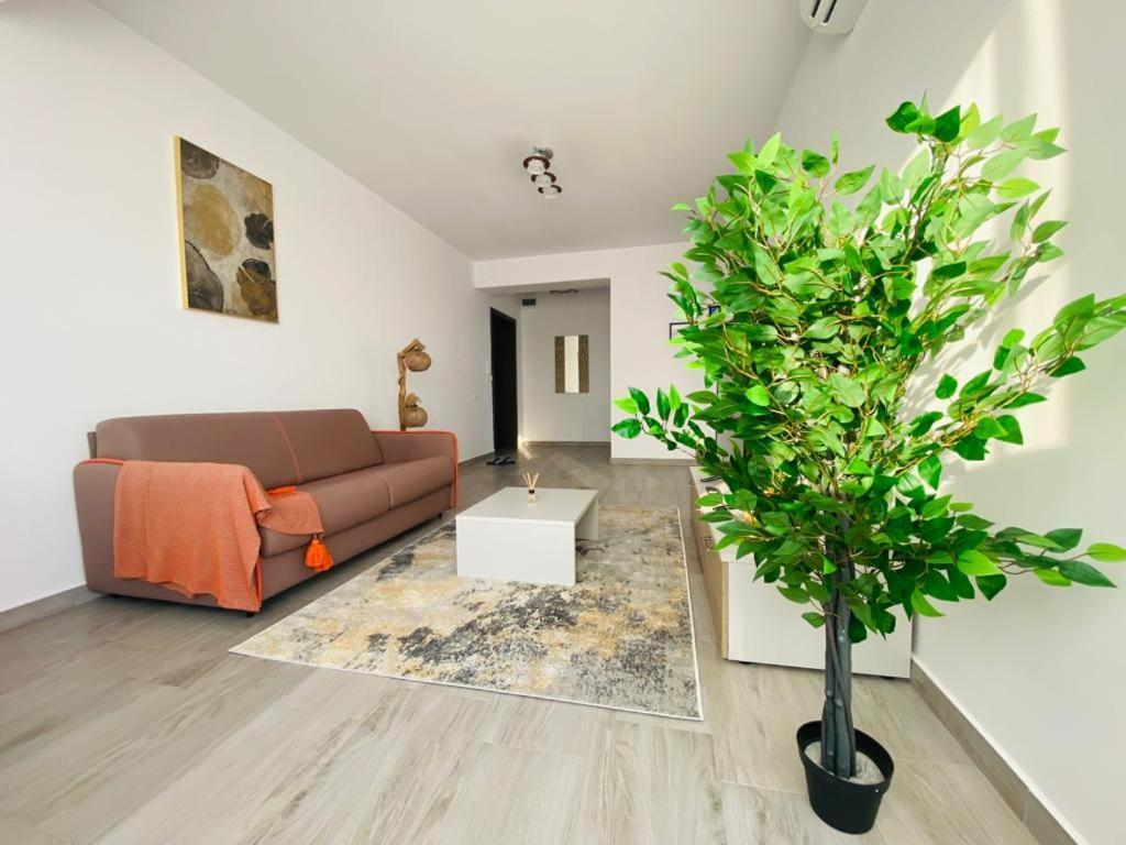 Soho Apartment - City View With Rooftop Garden Bucarest Esterno foto