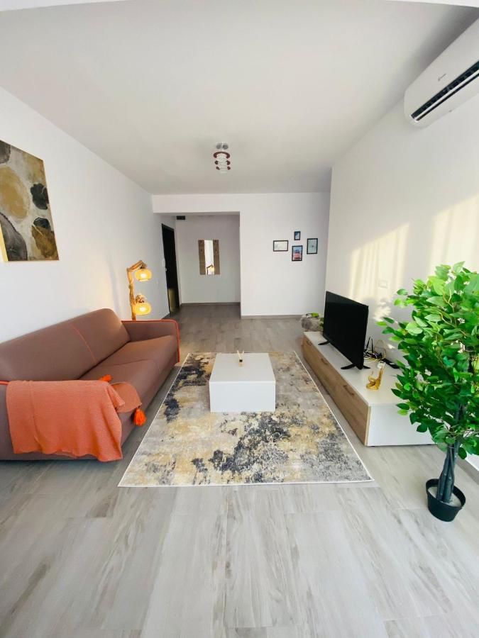 Soho Apartment - City View With Rooftop Garden Bucarest Esterno foto