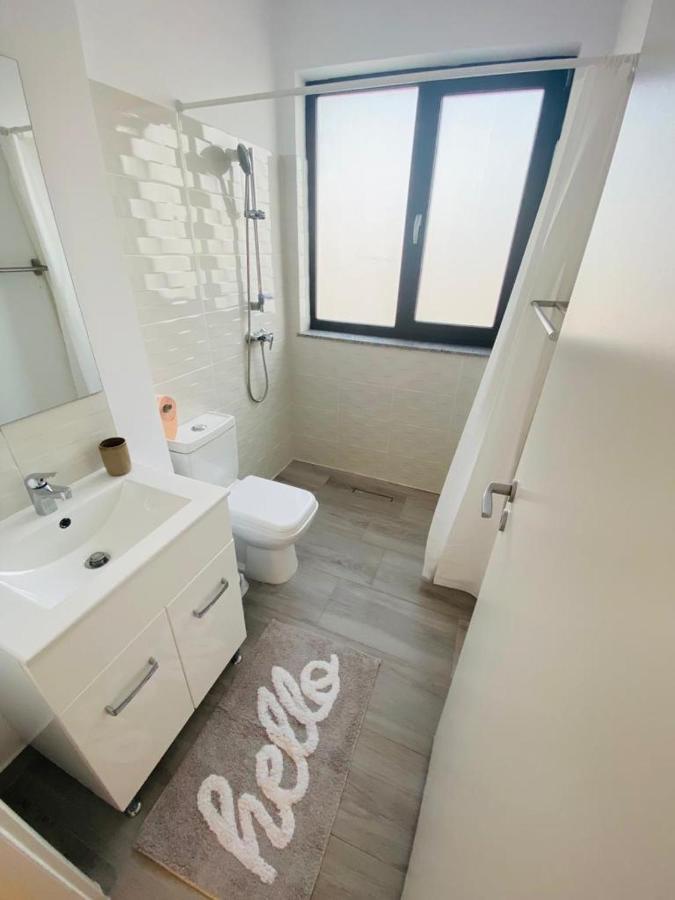 Soho Apartment - City View With Rooftop Garden Bucarest Esterno foto