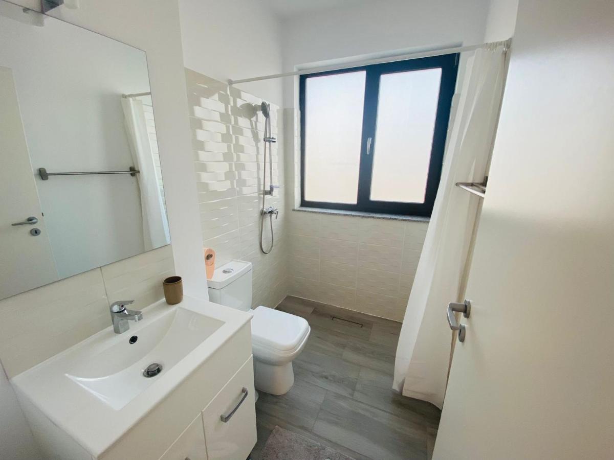Soho Apartment - City View With Rooftop Garden Bucarest Esterno foto