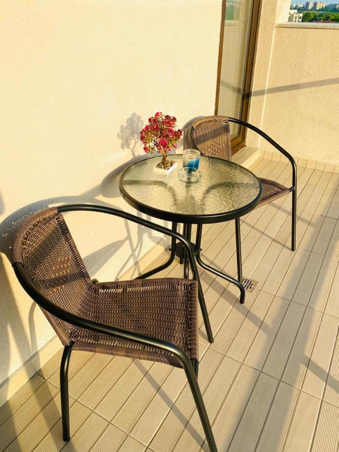 Soho Apartment - City View With Rooftop Garden Bucarest Esterno foto