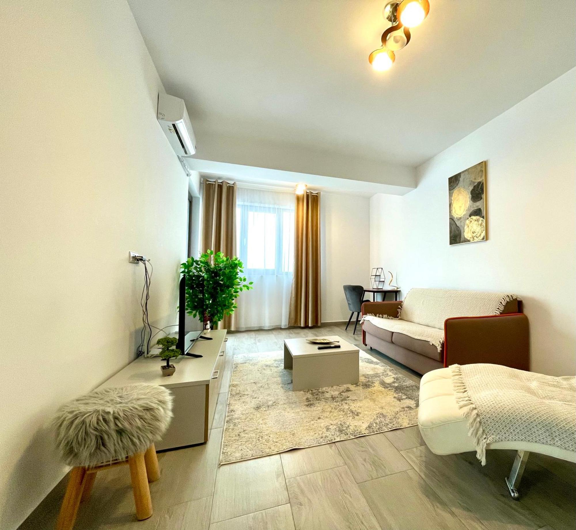 Soho Apartment - City View With Rooftop Garden Bucarest Esterno foto
